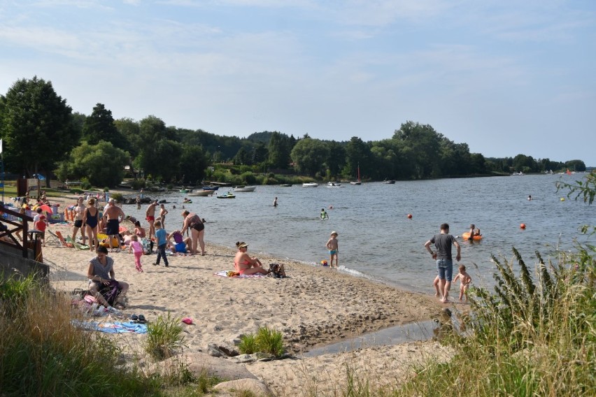 Wakacje w powiecie wejherowskim. Mieszkańcy i turyści odpoczywali nad wodą| ZDJĘCIA