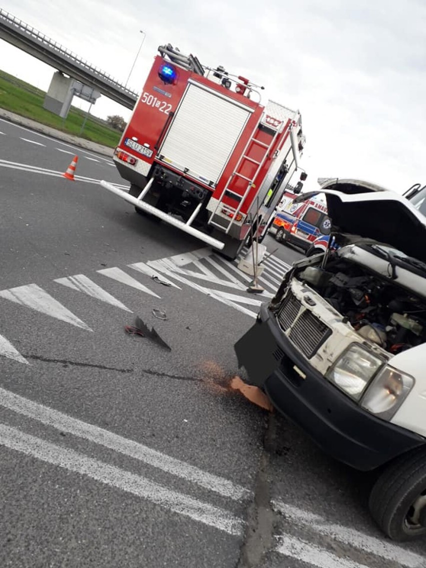 Wypadek na trasie Kochcice - Lubecko z udziałem mikrobusa