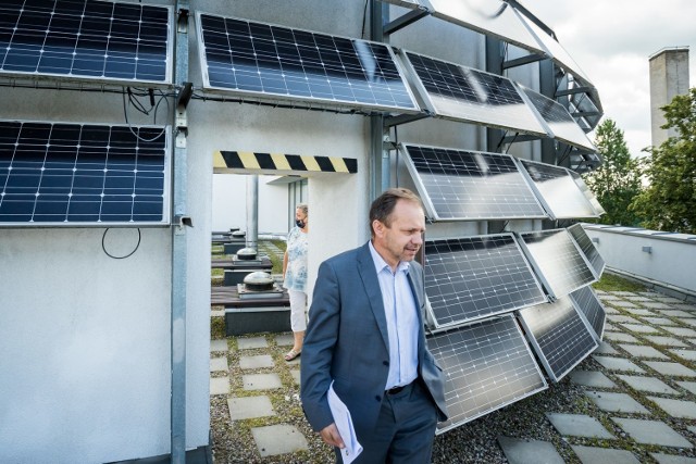 Energetyk miasta Tomasz Bońdos konsekwentnie promuje w mieście rozwiązania oparte na odnawialnych źródłach energii.