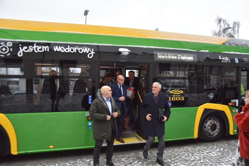 W Wałbrzychu podpisano umowę na dostawę autobusów...