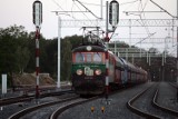 Groźny wypadek w Aleksandrowie Kujawskim. Pociąg towarowy potrącił kobietę