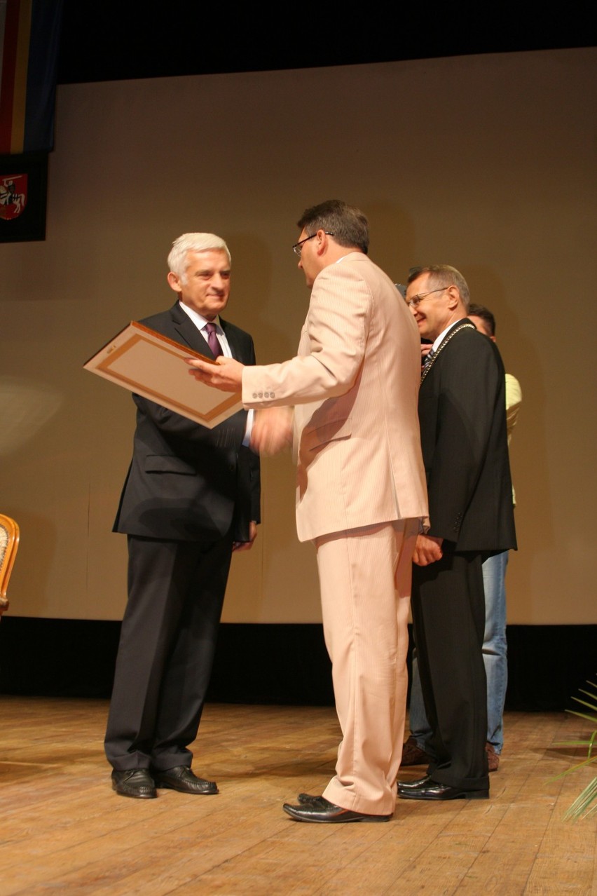 Jerzy Buzek odebrał tytuł honorowego mieszkańca Puław (zdjęcia)