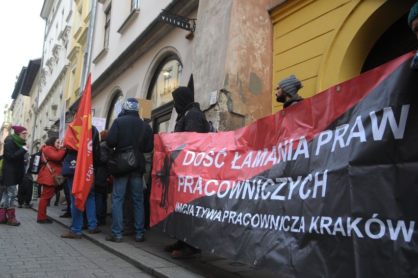Protest przed krakowskim sklepem Vistuli w obronie szwaczek...