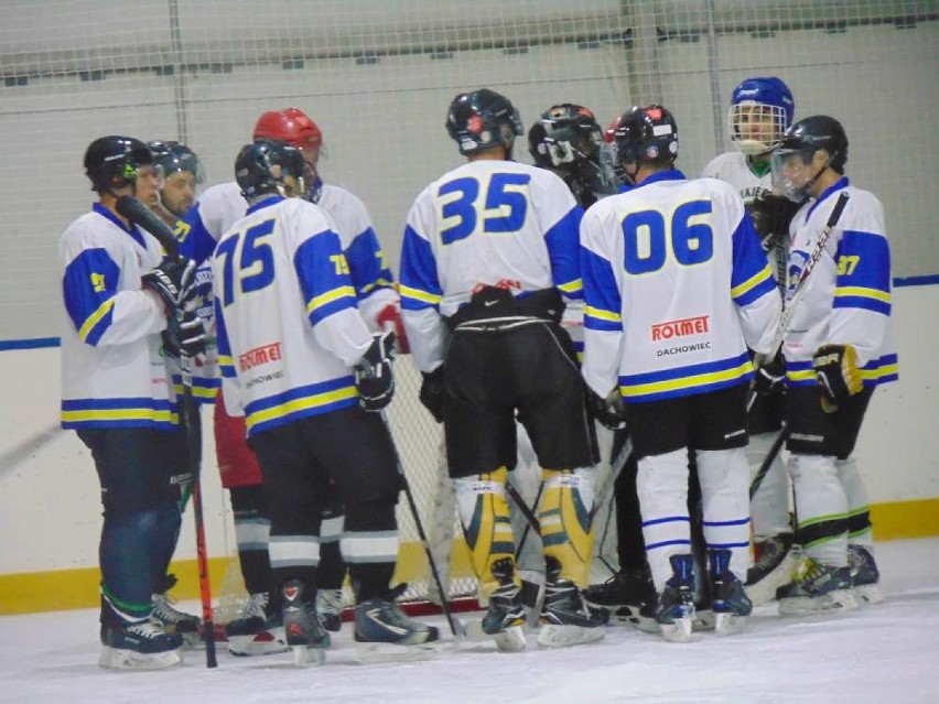 Mecz derbowy hokeja na lodzie pomiędzy Siekierą Szamocin A i Siekierą Szamocin B 