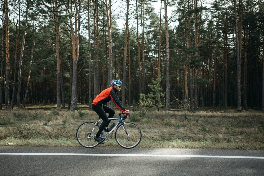 Bursztynowy Szlak Rowerowy ma długość 200 km i jest...