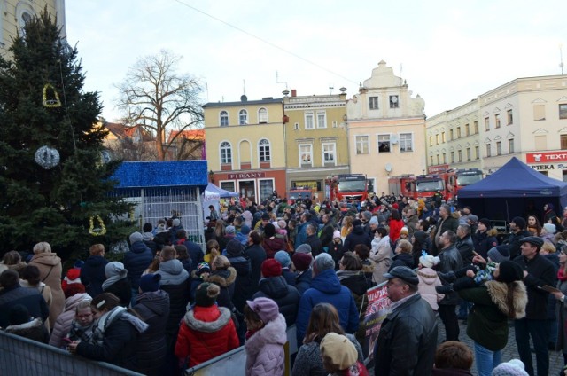 Ile uzbierali wolontariusze orkiestry w gminach powiatu wschowskiego? Padły nowe rekordy. Sprawdźcie o ile więcej wrzucono do puszek niż w zeszłym roku.

Tak Słubice grały z WOŚP:
