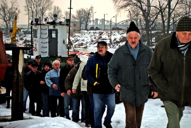 Stoczniowcy z Tczewa kilka lat czekają na zaległe pensje