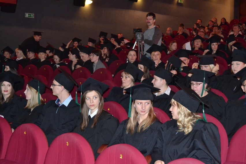 Rozdanie dyplomów absolwentom Powiślańskiej Szkoły Wyższej w Kwidzynie