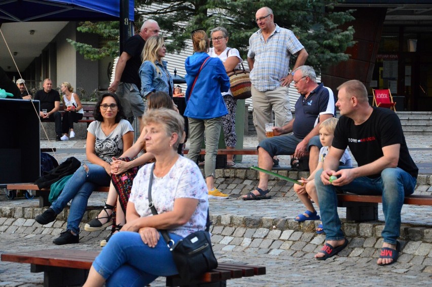 Leski wystąpił w Kwidzynie na scenie plenerowej przed teatrem. Był to ostatni koncert w cyklu Letnie Granie [ZDJĘCIA]