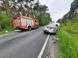 Zderzenie trzech samochodów na drodze Lubiatów - Lubogoszcz. Jedna osoba w szpitalu