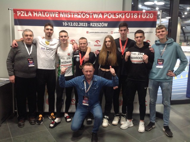 Złoto w skoku wzwyż zdobył Mikołaj Szczęsny, skacząc najwyżej w tym sezonie 210 cm. Drugim medalistą został Filip Dudka, który po zaciętym konkursie zdobył brązowy medal, wyrównując rekord życiowy 4,20 m w skoku o tyczce.