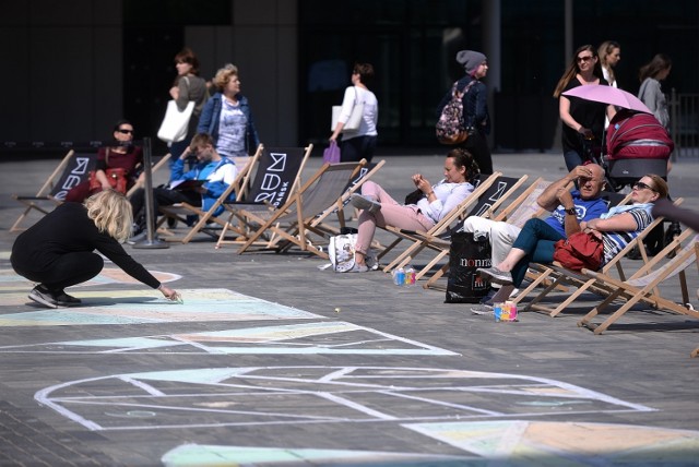 Na dziedzińcu Forum Gdańsk rysują gigantyczny street art!