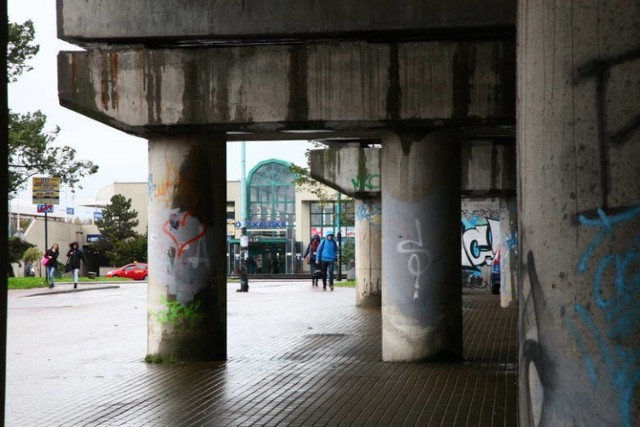 Wiadukt wschodni przy dworcu Łódź Kaliska czeka na dokończenie budowy. Wykonawca został wyłoniony, ale PKP PLK ciągle nie podpisało z nim umowy. CZYTAJ DALEJ >>>>