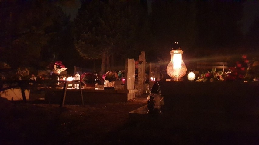 Cmentarz przy ul. Wrocławskiej w nocy, 31 października
