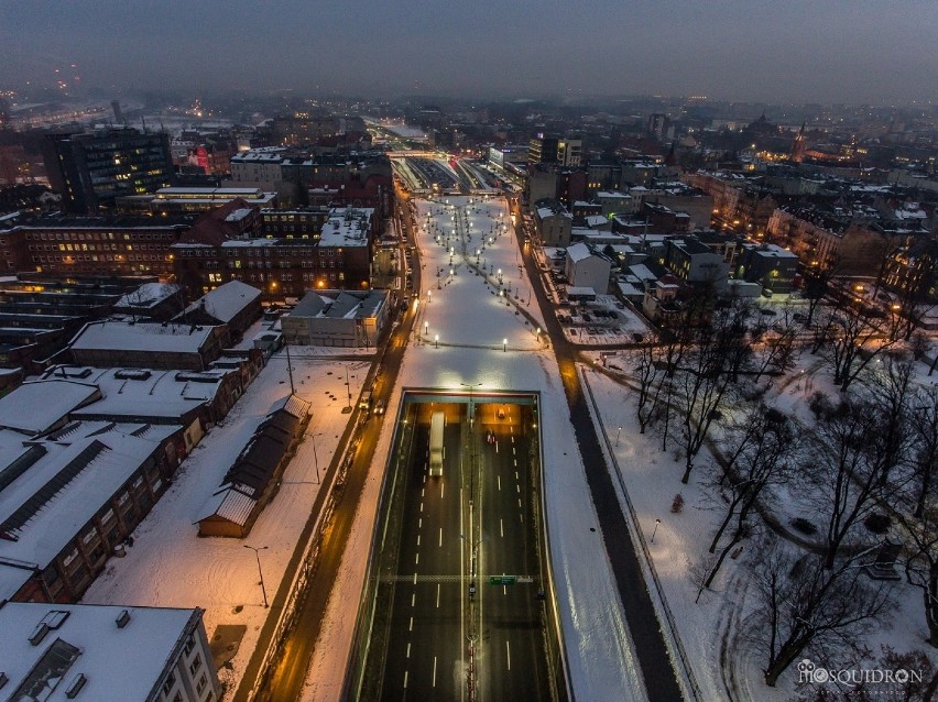 Katowice, Gliwice i Chorzów w zimowej odsłonie. Widok tych miast z lotu ptaka zachwyca! [ZDJĘCIA]