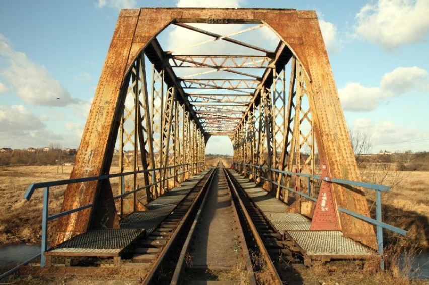 Rozbiorą 113-letni most kolejowy