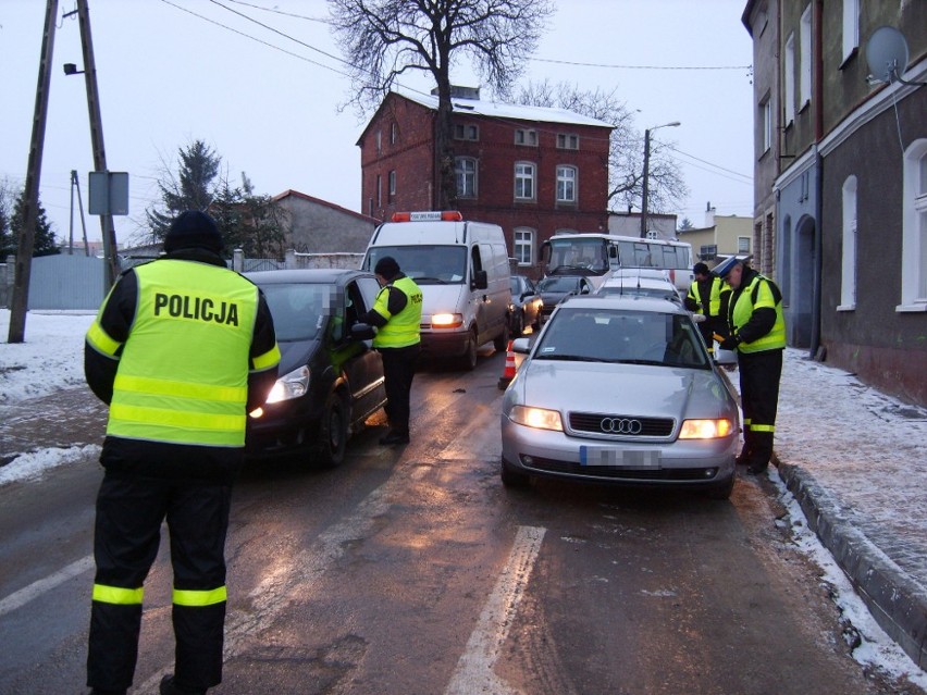 Policjanci z Wąbrzeźna przeprowadzili akcję &quot;Rękaw&quot;. Skontrolowali 732 pojazdy [ZDJĘCIA]