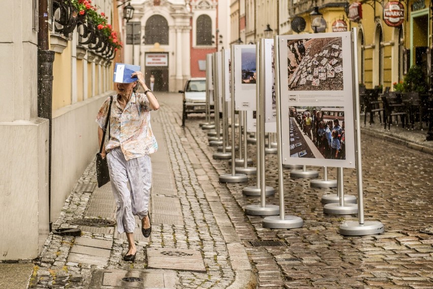 11.07.2016 poznan lg deszcz burza stary rynek ulewa pogoda...