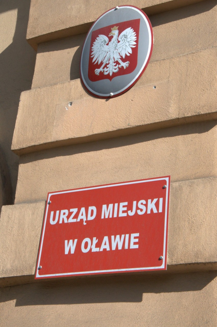 Kompromis w Oławie. Rodzice niepełnosprawnych dzieci opuścili budynek urzędu miejskiego (ZDJĘCIA)