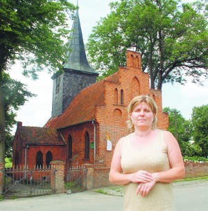 - Może wystarczy pieniędzy na odnowienie starego zegara z kościelnej wieży - marzy Urszula Iglewska.