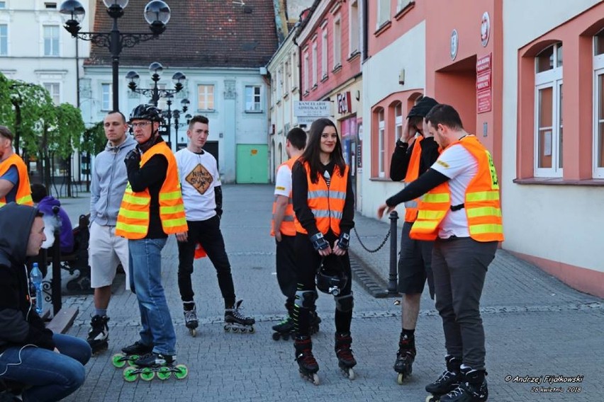 Night skating w Mikołowie: jeździli ulicami miasta