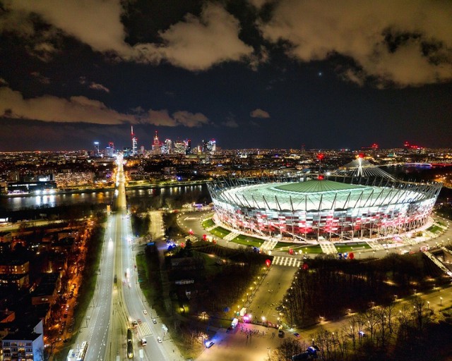 W czwartek na stadionie Narodowym odbędzie się mecz piłkarskiej reprezentacji Polski z Estonią. O godzinie 18.30 ograniczony zostanie wjazd na Saską Kępę.