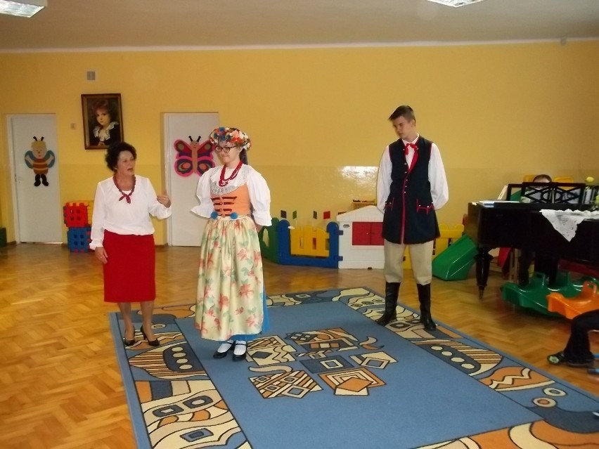 Zajęcia przedszkolaków z Zespołem Pieśni i Tańca „Zawiercie”