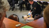 Strażnicy miejscy z Kalisza uczyli się obsługi defibrylatora. ZDJĘCIA