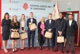 Maturzyści ze "Szkoły na Górce" w Opatowie zakończyli rok i odebrali świadectwa. Zobacz zdjęcia