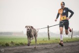 Ostrowianin i Megi stanęli na podium Mistrzostw Polski Wyścigów Psich Zaprzęgów. Ten niezwykły duet startował w canicrossie