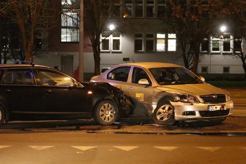 Wypadek na skrzyżowaniu ulicy Moniuszki z św. Trójcy