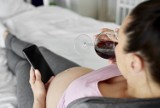 Alkohol w ciąży zmienia mózg dziecka. Już mniej niż jeden drink w tygodniu może wpływać na jego strukturę u płodu i opóźniać rozwój