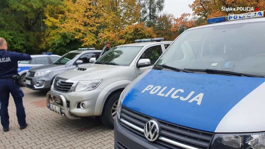 Policjanci i strażnicy leśni wspólnie kontrolują lasy w...