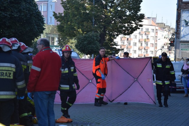 Wypadek w Kaliszu. Kobieta zginęła pod kołami na chodniku