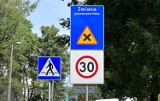 Ograniczono prędkość na ulicach w centrum Leszna. To ważne dla uczniów z prawem jazdy