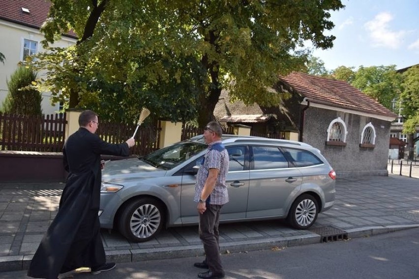 Święcenie pojazdów w parafii pw. św. Michała Archanioła w...