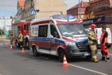 Wypadek na ulicy Wrocławskiej w Legnicy, auto osobowe uderzyło w karetkę pogotowia