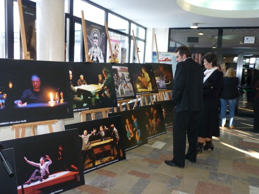 Wystawa zdjęć z 35. Łódzkich Spotkań Teatralnych otwarta w Miejskim Domu Kultury w Radomsku