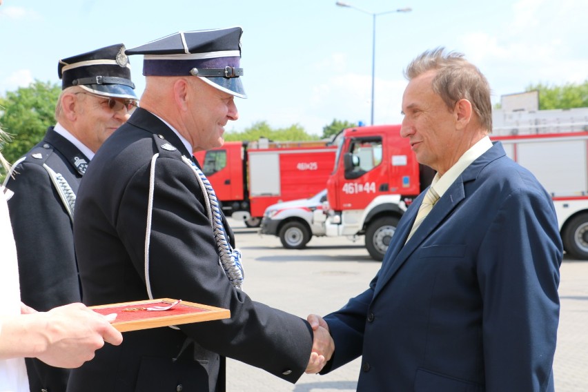 Święto inowrocławskich strażaków. W prezencie dostali nowy wóz [zdjęcia, nagrodzeni, odznaczeni]