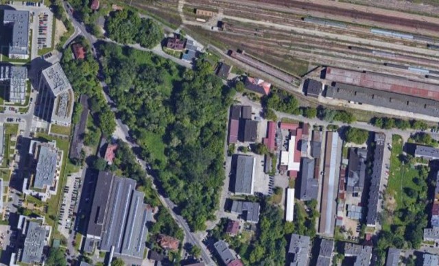 Zielony teren pomiędzy ulicami Łokietka, Składową i Oboźną, który kupi miasto