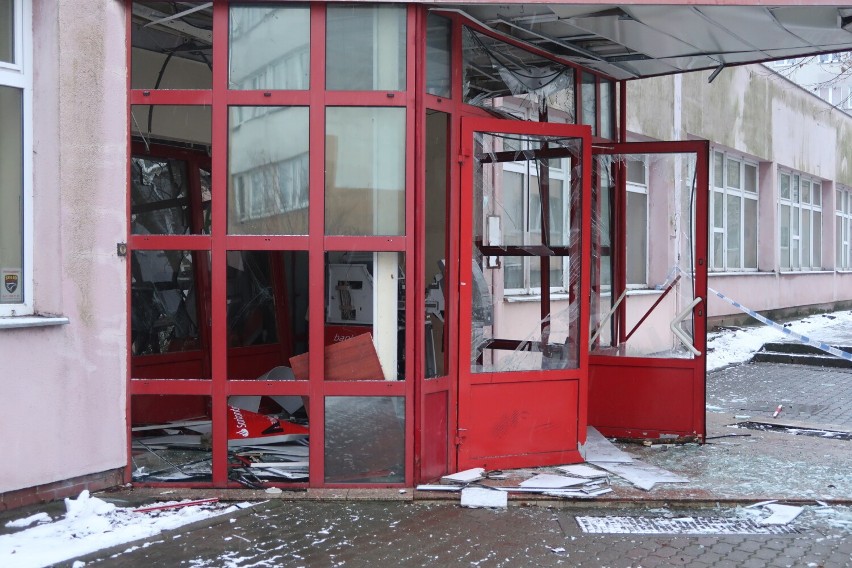 Silna, nocna eksplozja w Polkowicach. Złodzieje wysadzili bankomat i ukradli pieniądze