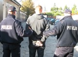 Bandyci z gminy Teresin grozili bronią i okradali sklepy