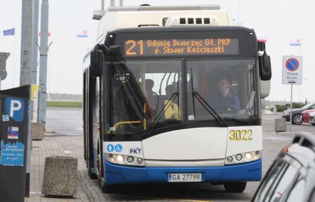 Pojazdy linii 21, podobnie, jak wielu innych, zawieszonych w ostatnich tygodniach w związku z pojawieniem się koronawirusa, powróciły już na trasę.