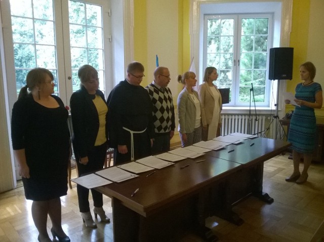 Starosta Lęborski wręczył akty nadania awansu zawodowego nauczyciela mianowanego