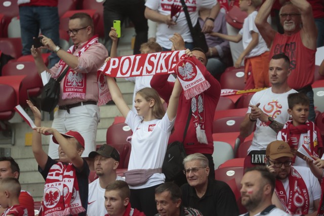 Polska - Niemcy. Piłkarskie święto w Warszawie. Tłumy kibiców na Stadionie Narodowym