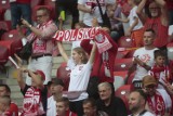 Mecz Polska - Niemcy. Wielkie piłkarskie święto w Warszawie. Kibice zapełniają Stadion Narodowy