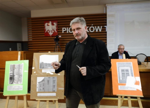 Radny Piotr Gajda uważa, że ktoś powinien odpowiedzieć za „zniszczenie piotrkowskiego zabytku”