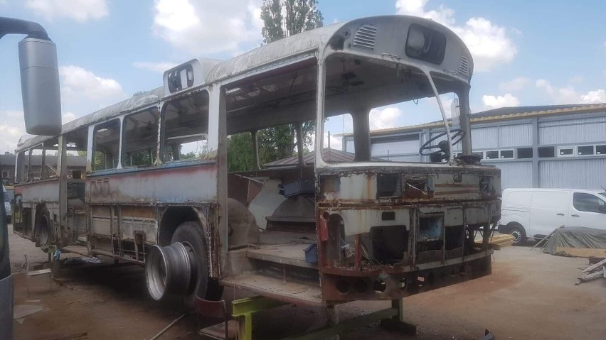 Pasjonaci z Konina rozpoczęli renowację kultowego autobusu