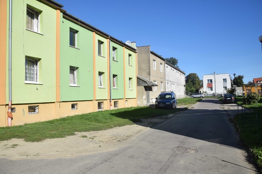 Malbork. Budynek socjalny na Słowackiego częściowo wyremontowany. Tak wyglądają mieszkania w "zastępczaku"