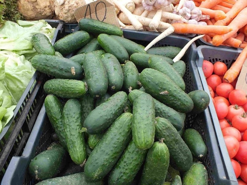 Sobota 22 października na targowisku w Starachowicach. Jakie ceny owoców i warzyw? Zobacz zdjęcia 